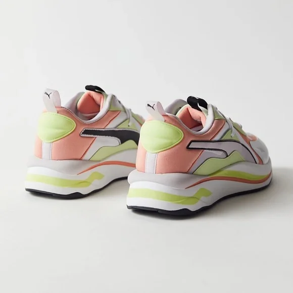 NEW Puma RS-Curve Mismatch Shoes in Fog Peach sz 6 - Picture 3 of 4